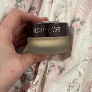 Laura Mercier crème smooth foundation in porcelain ivory